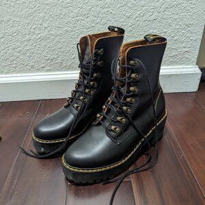 NEW Doc Martens Leona size 7